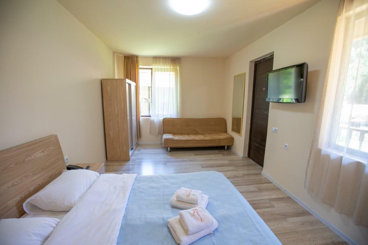 Sunset Shovi Hotel Glola Екстериор снимка